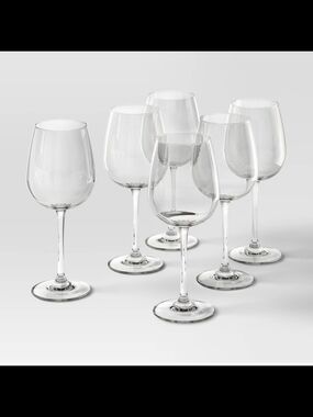 NIB Clear Wine Glass Set of 6 - Elegant Stemware for Home Dining